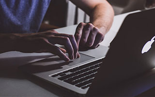 开云官网-KT轻取DK，Kanavi打出惊人五杀成都决赛之夜3:1