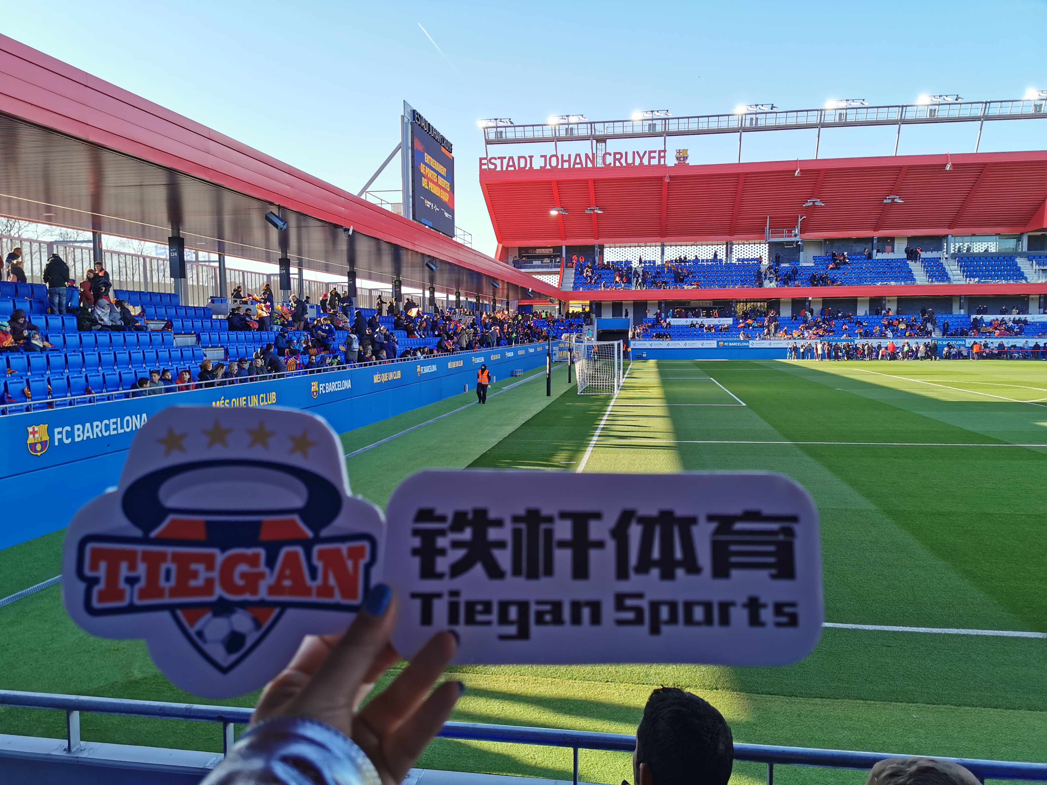 关于巴萨铁杆粉丝聚集,欲创造奇迹,振奋人心的信息 关于巴萨铁杆粉丝聚集,欲创造奇迹,振奋人心的信息