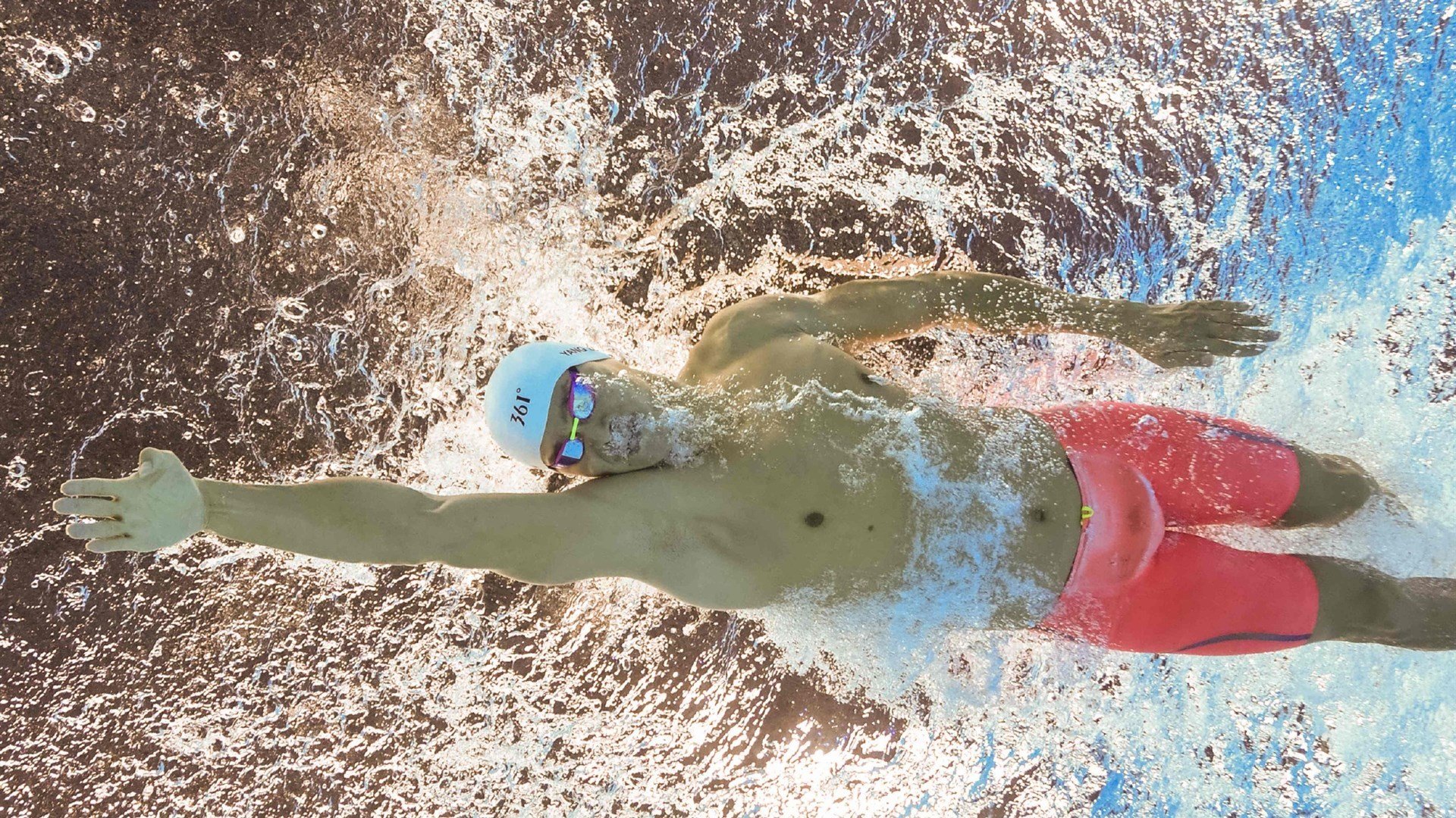 窒息防守！深圳爆冷锁死掘金命脉，末节奇兵米切尔化身关键先生